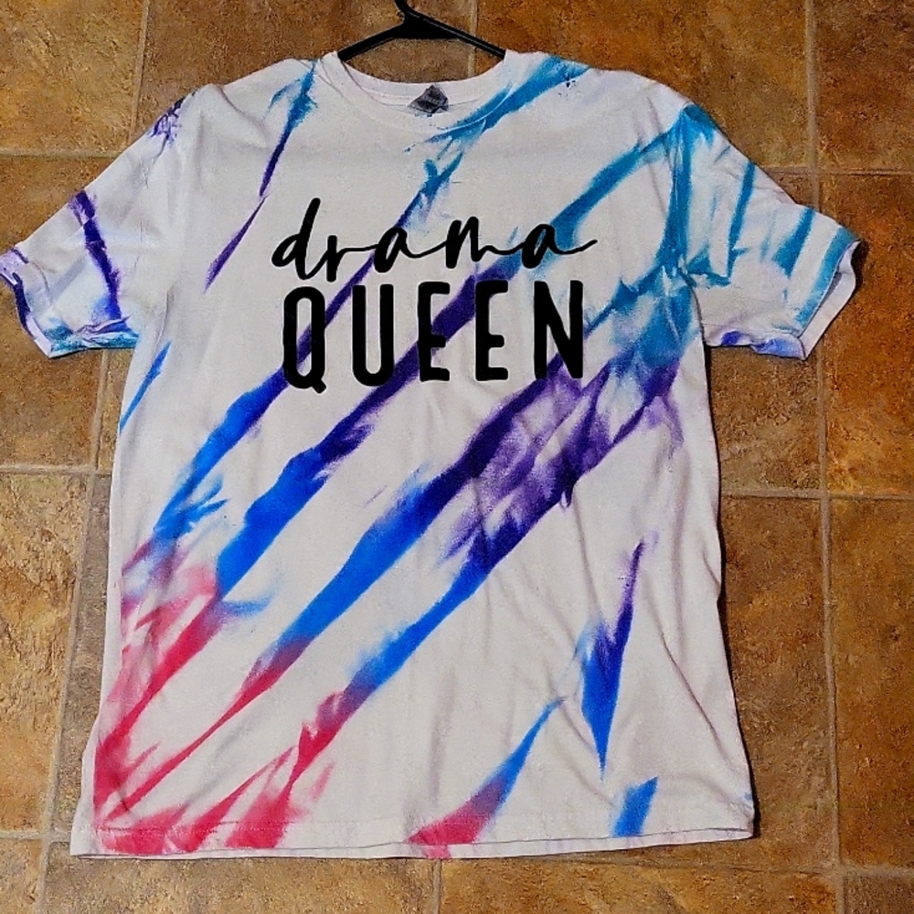 Large drama queen tee